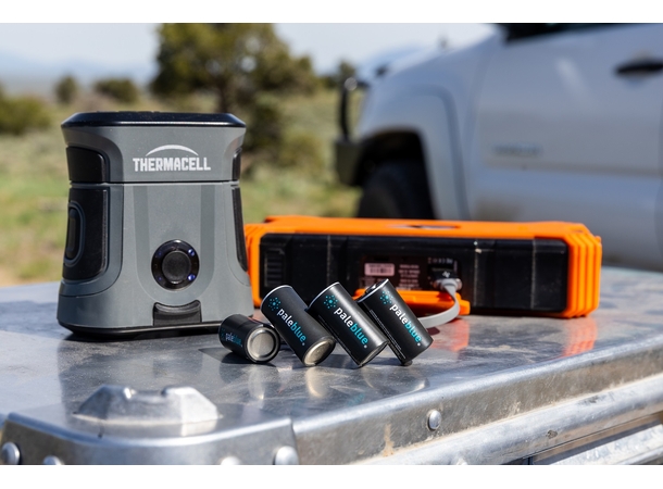 Pale Blue CR123 Rechargeable Batteries 4-Pack, including Charging Cable 