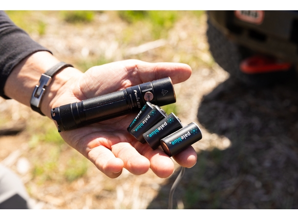 Pale Blue CR123 Rechargeable Batteries 4-Pack, including Charging Cable 