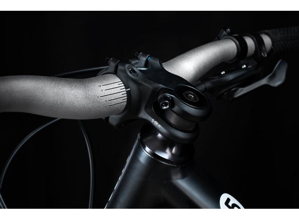 Woom OFF Air 4 20" Black 9,0 kg, 6-8 years, 118-130cm 