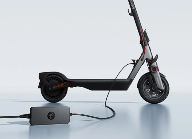 Segway eKickScooter Turbo Charger (48 V) 