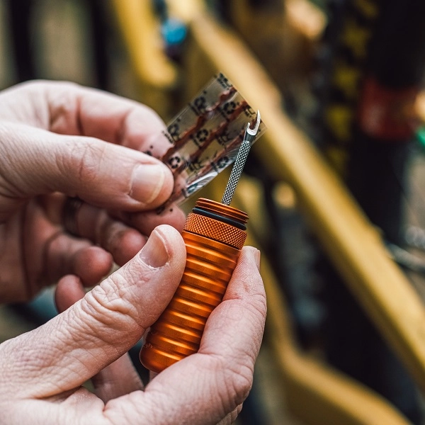 Peaty's Holeshot Tubeless Punc. Plug Kit Navy 