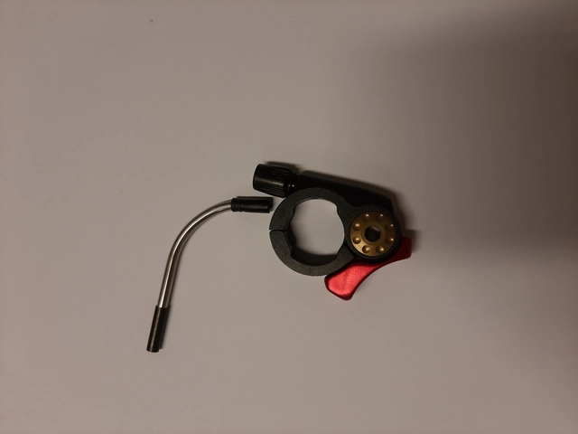 Kindshock lockout lever for handlebar 